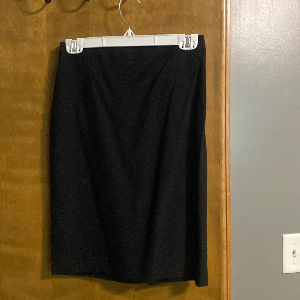 Banana Republic, black suit skirt. New condition.